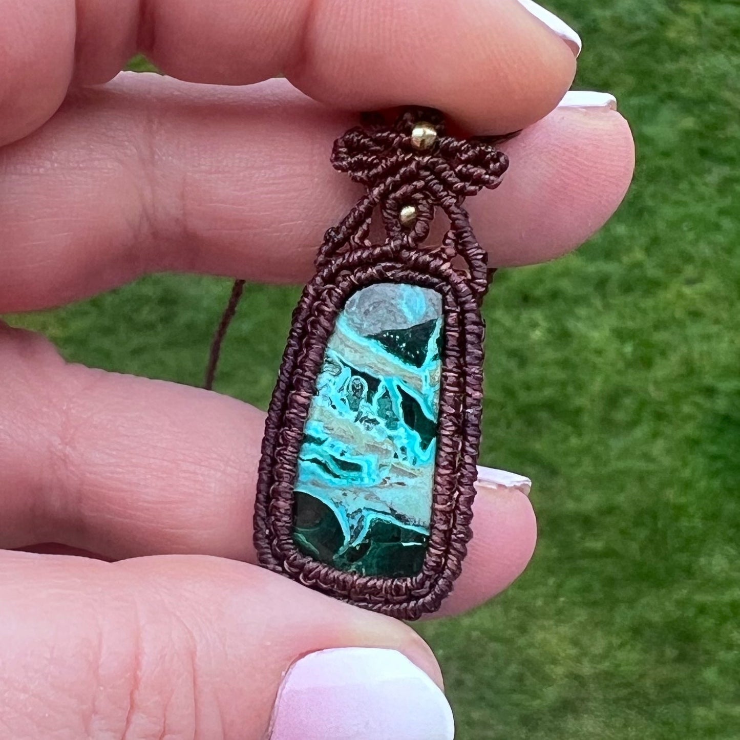 Chrysokoll Malachit Kette dunkelbraun Milu Arts and Macrame