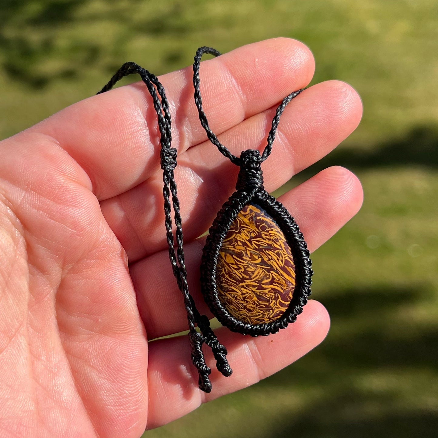 Mariam Jaspis Kette SIMPLICITY schwarz Milu Arts and Macrame