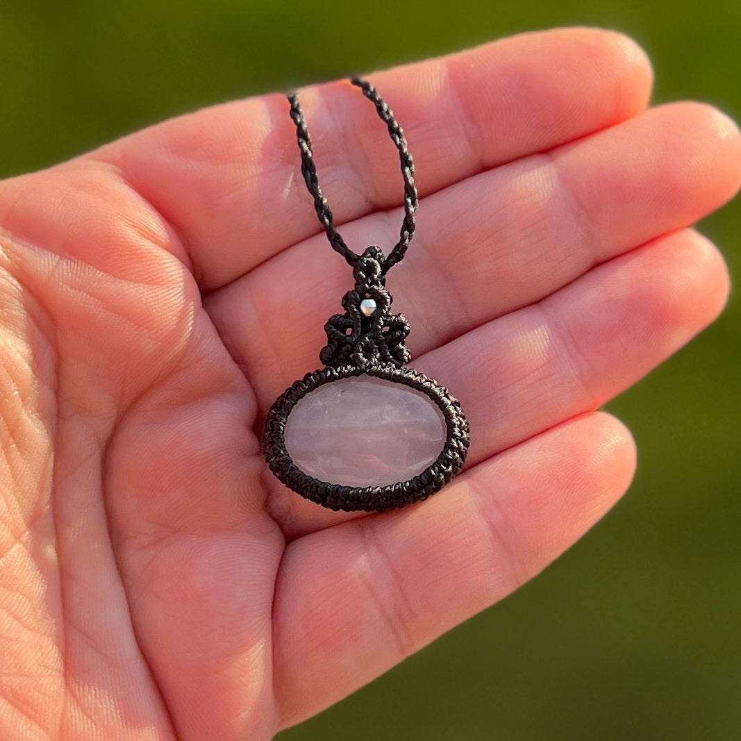 Rosenquarz Kette MIRACLE BLISS Milu Arts and Macrame