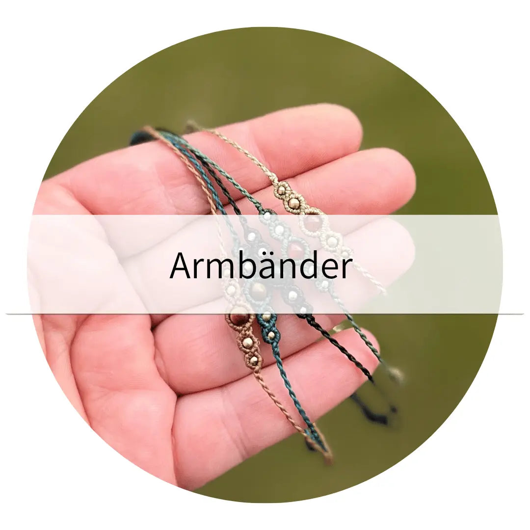 Makramee Armband mit Edelsteinen von Milu Arts and Macrame