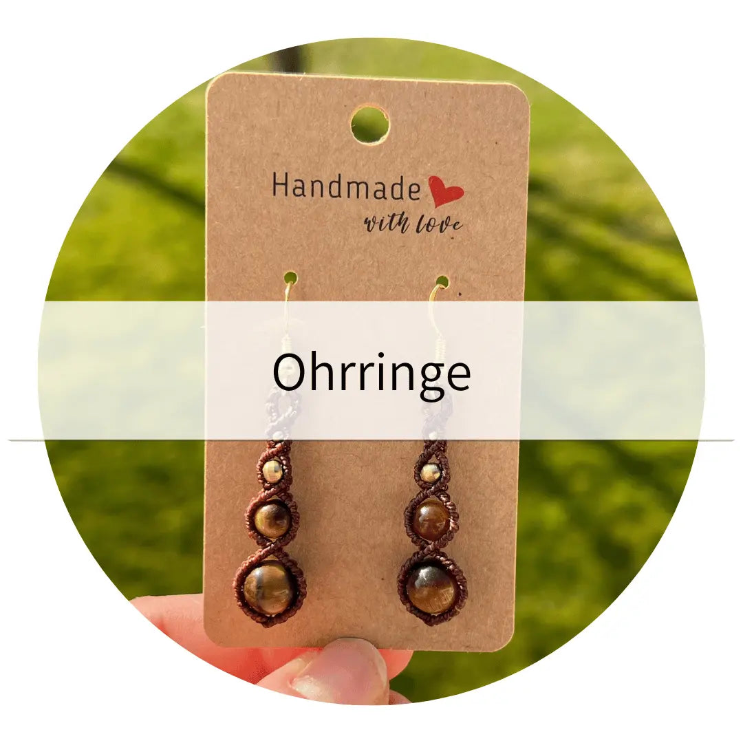 Makramee Ohrringe mit Edelsteinen von Milu Arts and Macrame 