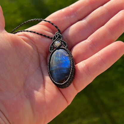 Labradorit Kette mit Labradorit Perle Milu Arts and Macrame