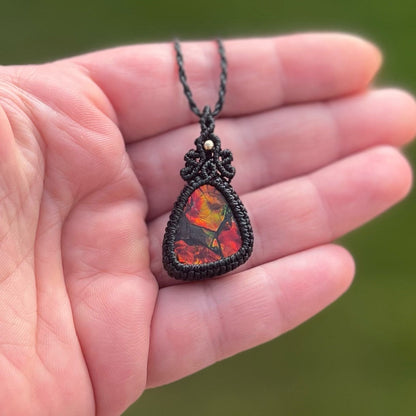 Ammolit Kette MIRACLE BLISS schwarz Milu Arts and Macrame