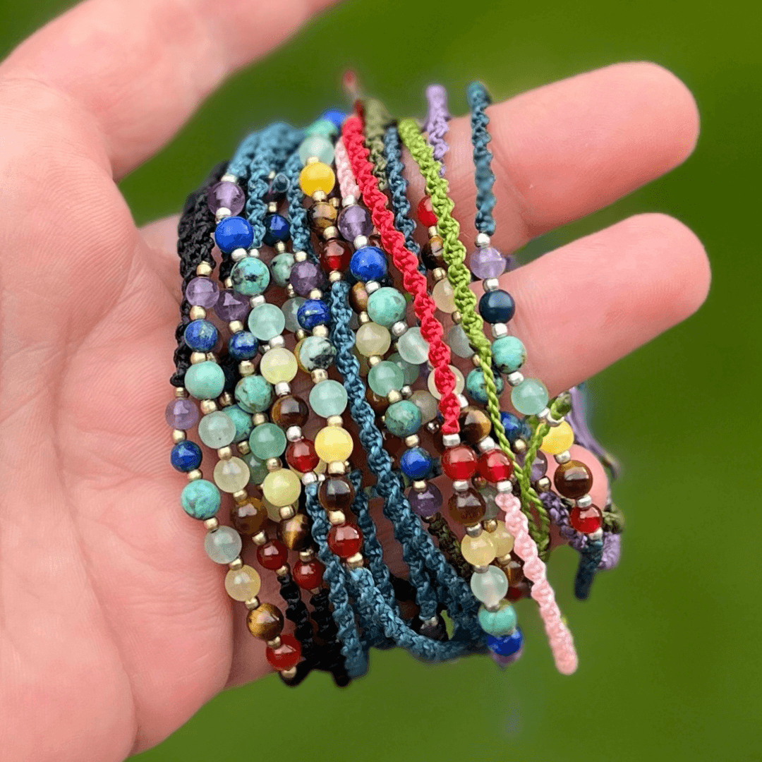 Chakra Armbänder von Milu Arts and Macrame