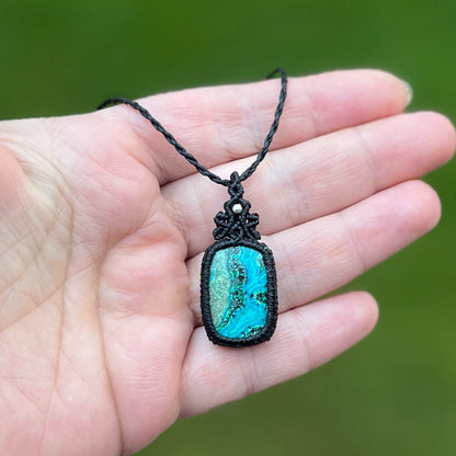 Chrysokoll Malachit Kette MIRACLE BLISS schwarz Milu Arts and Macrame
