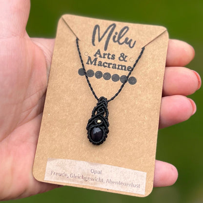 Opal Kette schwarz Milu Arts and Macrame