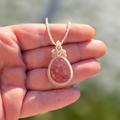 Erdbeerquarz Kette MIRACLE BLISS Milu Arts and Macrame