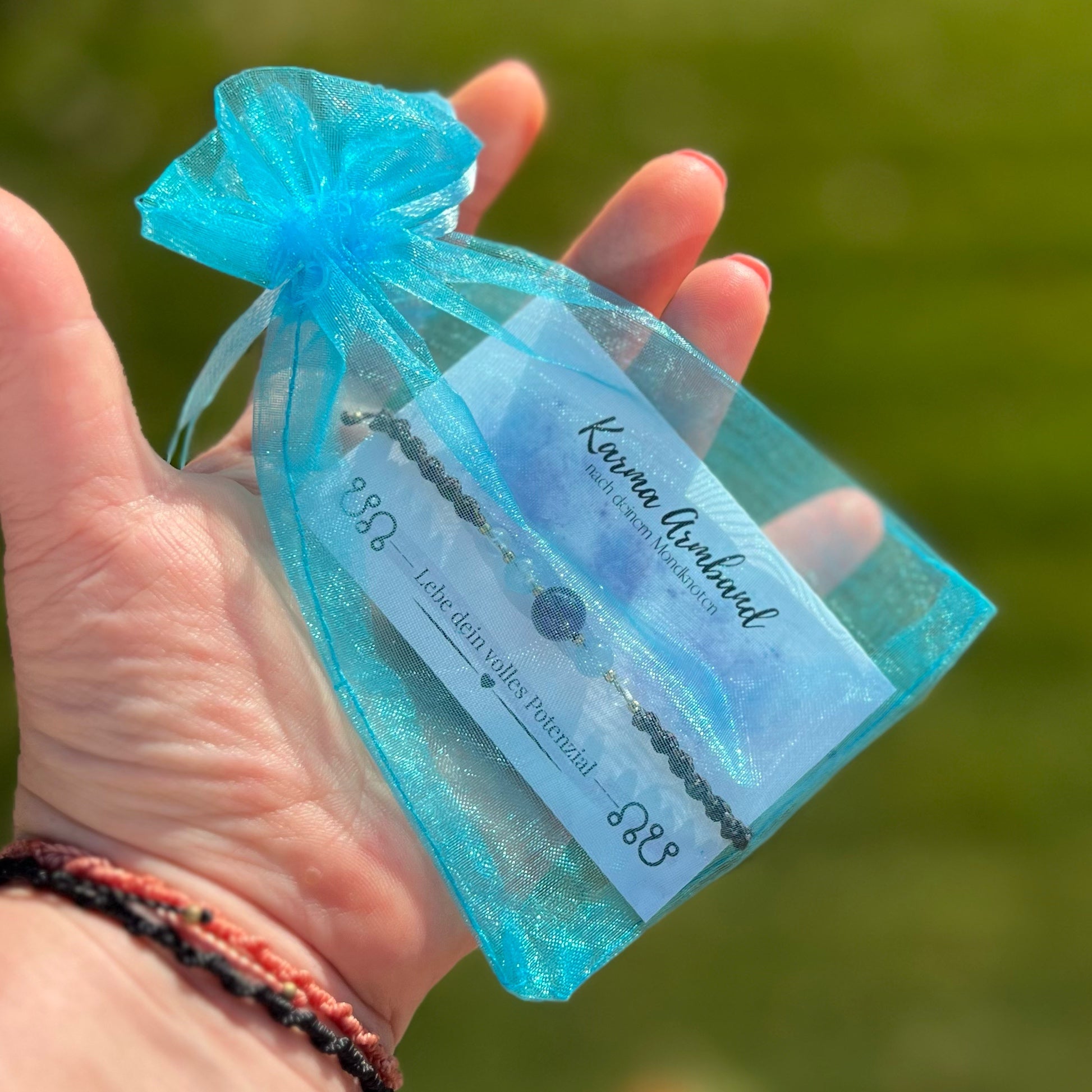 Karma Armband Milu Arts and Macrame