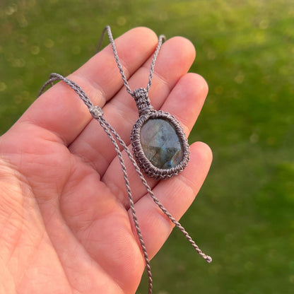 Labradorit Kette SIMPLICITY grau Milu Arts and Macrame