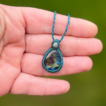 Labradorit Kette mit Steinperle Milu Arts and Macrame