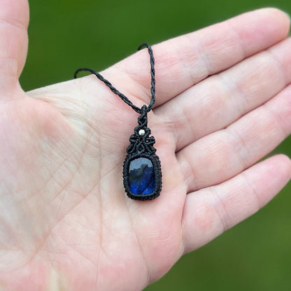 Labradorit Kette MIRACLE BLISS Milu Arts and Macrame