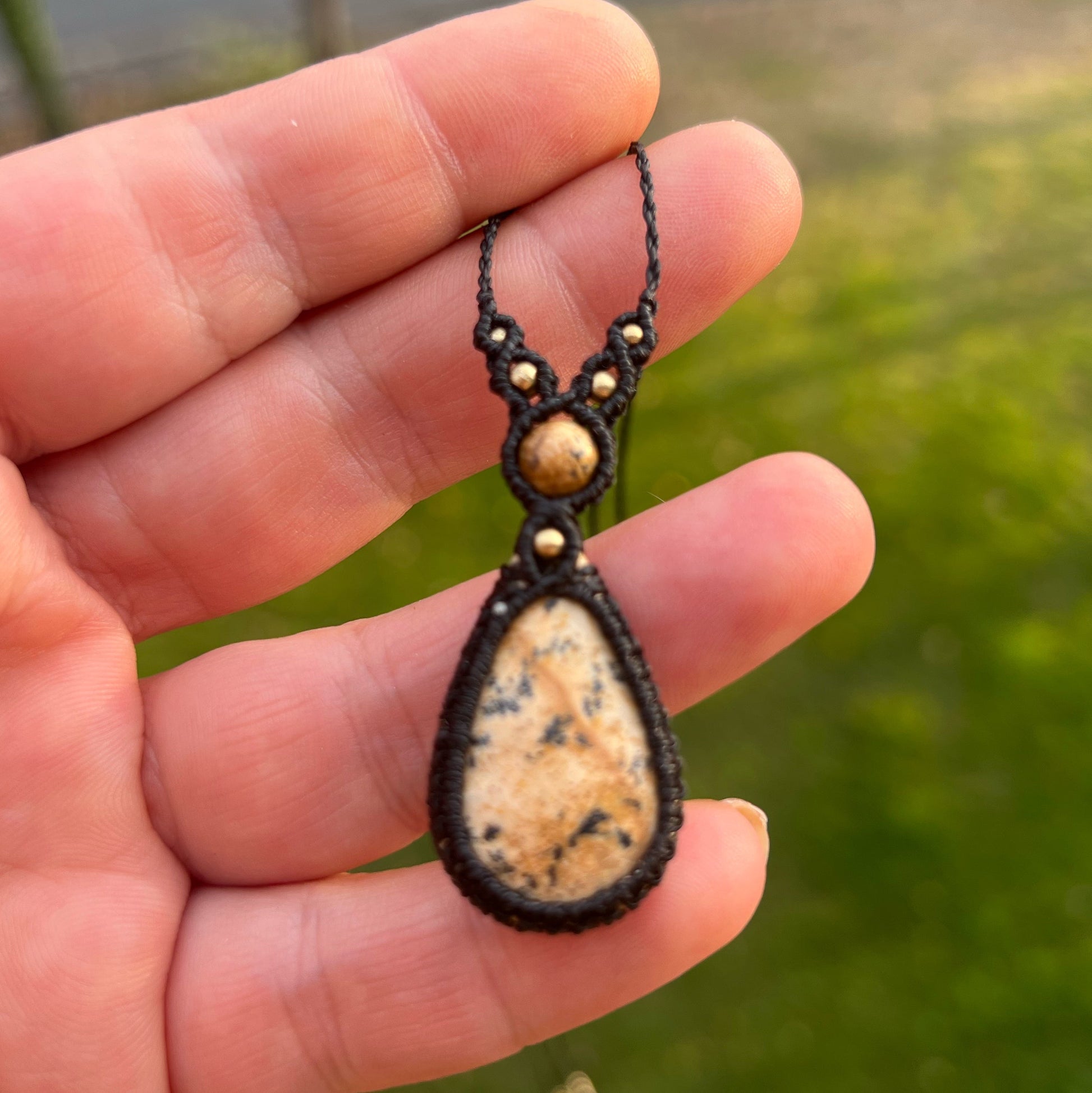 Landschaftsjaspis Kette handgemacht Milu Arts and Macrame