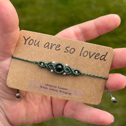 Schmuck Geschenk für Freundin, handgemachtes Makramee Armband mit schwarzen Turmalin und Messingperlen