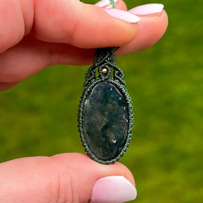 Moosachat Kette dunkelgrün Milu Arts and Macrame