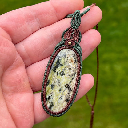 Kanadische Jade Kette Milu Arts and Macrame