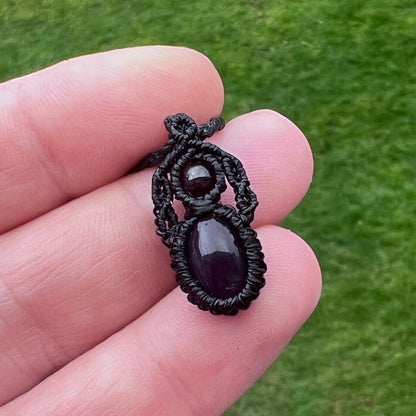 Opal Kette mit Granat Milu Arts and Macrame