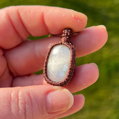 Mondstein Kette SIMPLICITY braun Milu Arts and Macrame