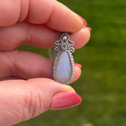 Mondstein Kette MIRACLE BLISS Milu Arts and Macrame