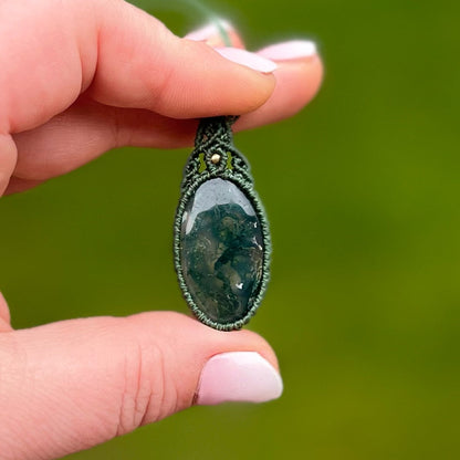 Moosachat Kette dunkelgrün Milu Arts and Macrame