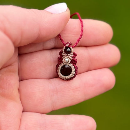 Opal Kette mit Granat MIRACLE BLISS Milu Arts and Macrame