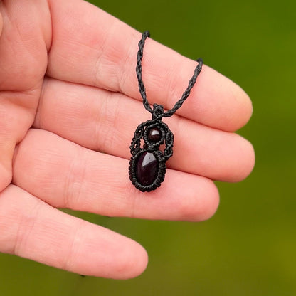 Opal Kette mit Granat Milu Arts and Macrame