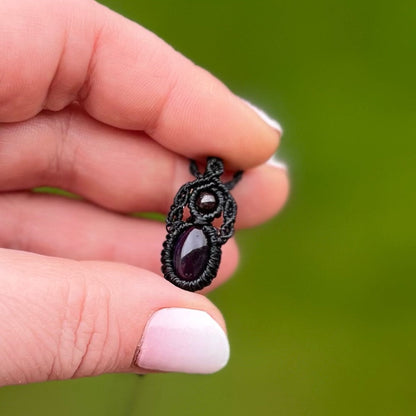 Opal Kette mit Granat Milu Arts and Macrame