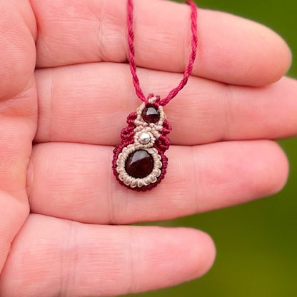 Opal Kette mit Granat MIRACLE BLISS Milu Arts and Macrame