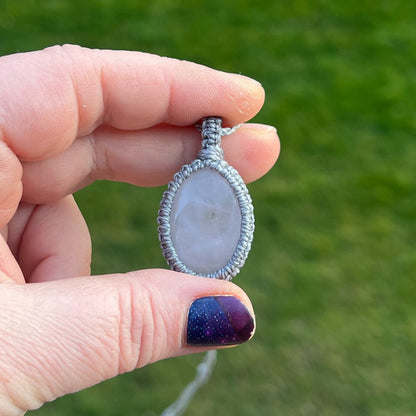 Rosenquarz Kette SIMPLICITY grau Milu Arts and Macrame