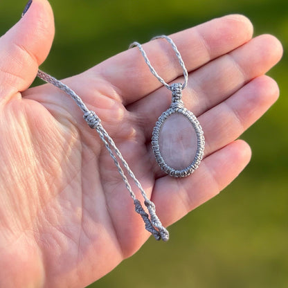 Rosenquarz Kette SIMPLICITY grau Milu Arts and Macrame