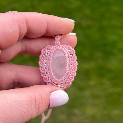 Rosenquarz Kette PEACOCK WHISPER Milu Arts and Macrame