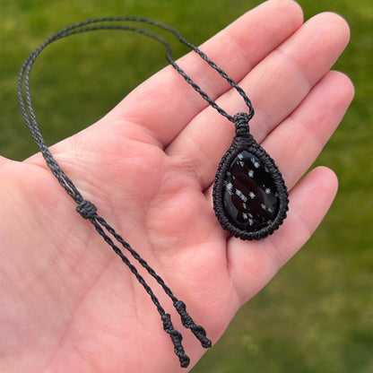 Schneeflocken Obsidian Kette SIMPLICITY Milu Arts and Macrame