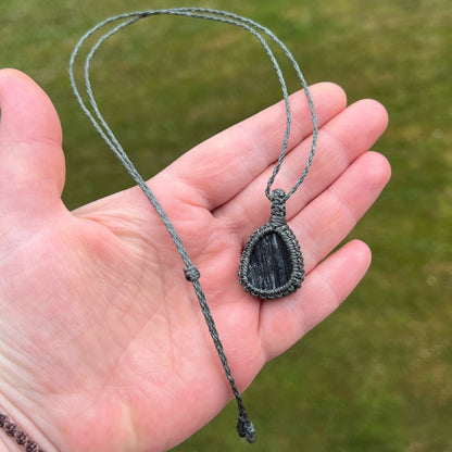 Schwarze Turmalin Kette SIMPLICITY Milu Arts and Macrame