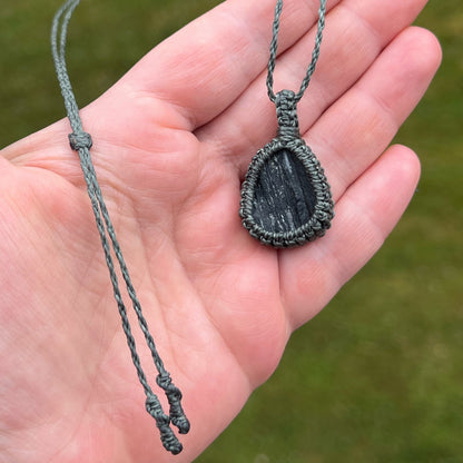 Schwarze Turmalin Kette SIMPLICITY Milu Arts and Macrame