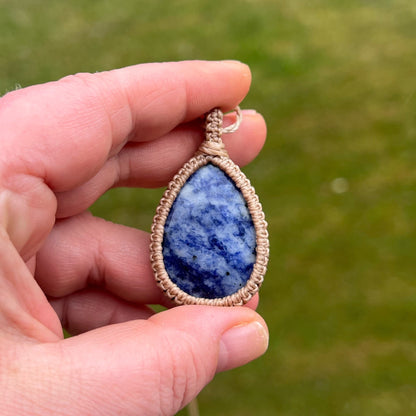 Sodalith Kette SIMPLICITY Milu Arts and Macrame