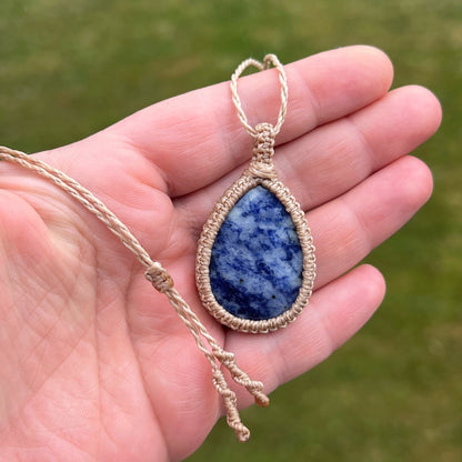 Sodalith Kette SIMPLICITY Milu Arts and Macrame