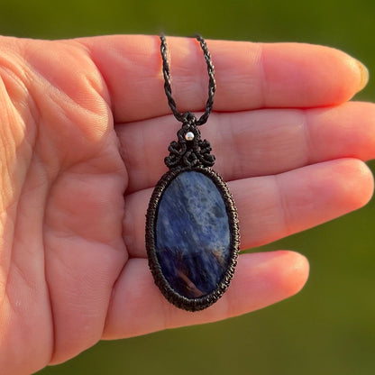 Sodalith Kette MIRACLE BLISS Milu Arts and Macrame