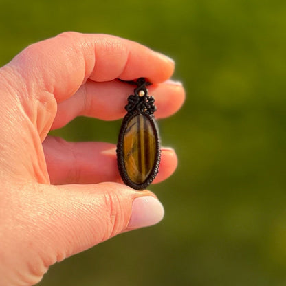 Tigerauge Stein Kette MIRACLE BLISS Milu Arts and Macrame