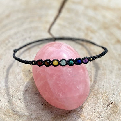 Verspieltes Chakra Fußkettchen Milu Arts and Macrame