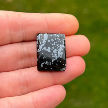 Lade das Bild in den Galerie-Viewer, Schneeflocken Obsidian Kette
